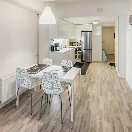 Kotimaailma - Ruoholahdenkatu 24 Apartman Helsinki