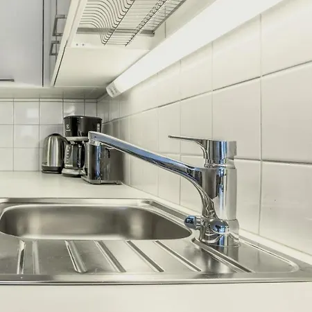 Kotimaailma - Ruoholahdenkatu 24 Apartman *